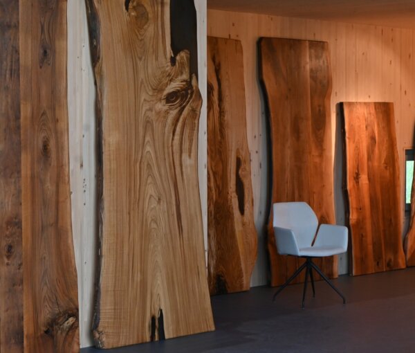 SAGI Dallenwil Interior Massivholz Tischplatten